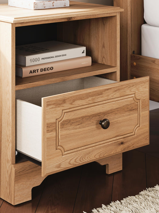 Aleaport Queen Panel Bed with Mirrored Dresser and Nightstand