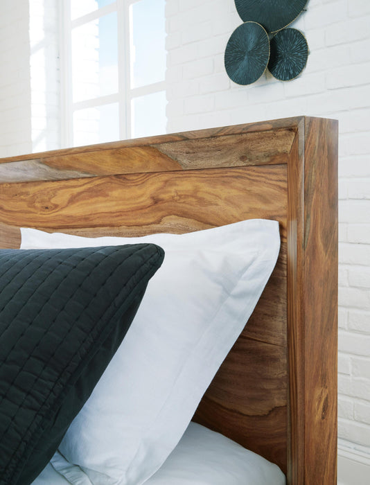 Dressonni Queen Panel Bed