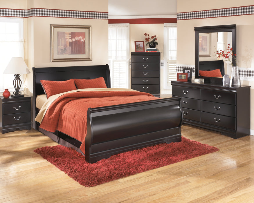 Huey Vineyard Queen Sleigh Bed with Mirrored Dresser, Chest and Nightstand